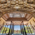 کاخ چهلستون اصفهان چند ستون دارد