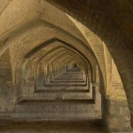 معماری سی و سه پل اصفهان
