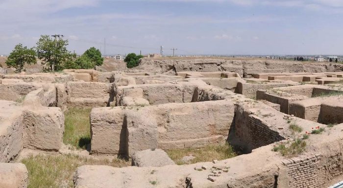 تپه های هگمتانه همدان تور همدان با قطار از تهران