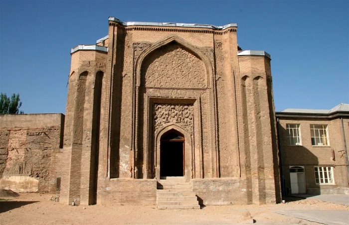 گنبد علویان همدان تور کردستان کرمانشاه و همدان