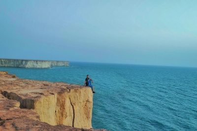 ساحل صخره ای چابهار جاهای دیدنی غرب چابهار